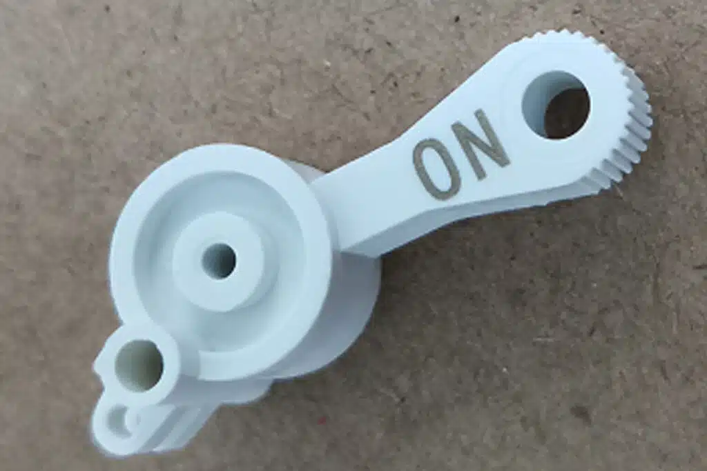 Marquage de composants plastiques par laser vert